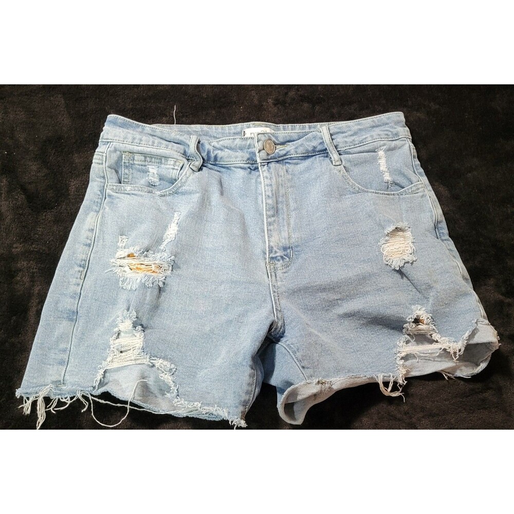 Woman's Rue 21 Distressed Light Wash Shorts High Rise Size 12